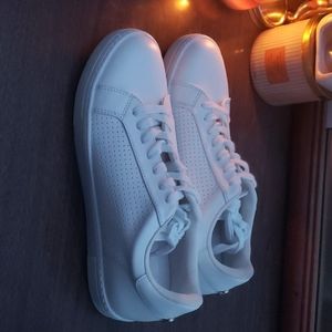Steve madden white shoes